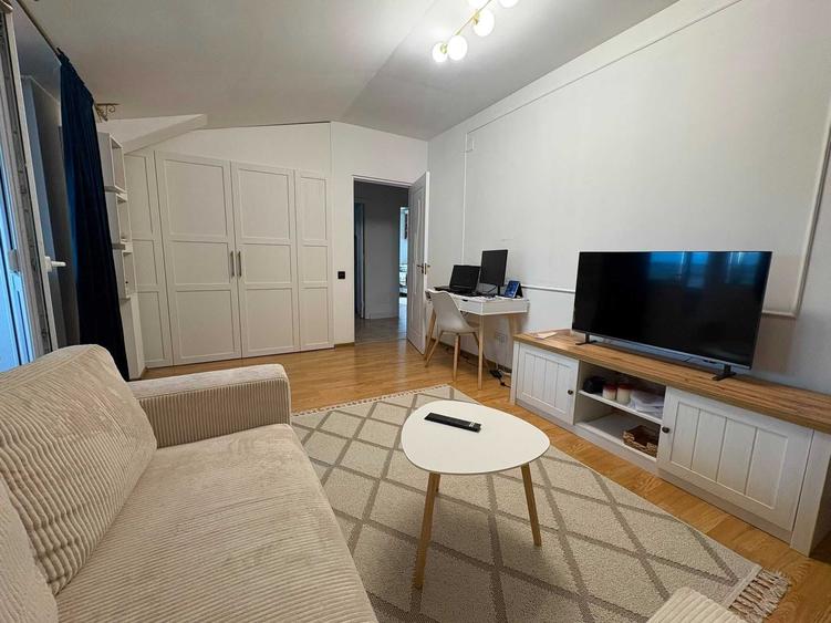 Apartament cu 2 camere decomandat în Nicolina