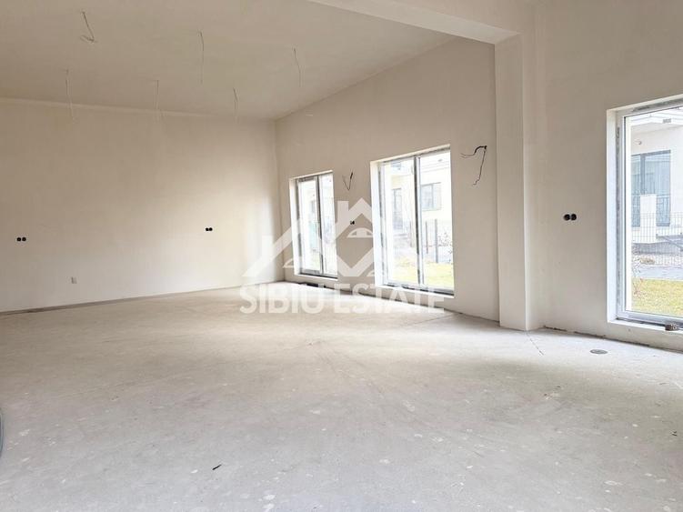 Spatiu comercial nou 66 mp cu teren propriu 41 mp si  2 locuri parcare - 4