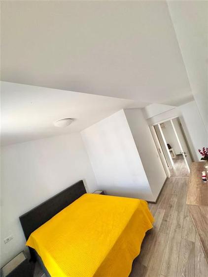 Apartament cu 2 camere decomandat în Tractorul