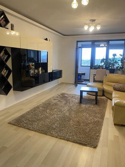 Apartament cu 2 camere decomandat în Tractorul