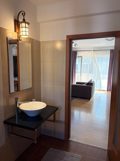 Apartament cu 3 camere decomandat în Câmpului