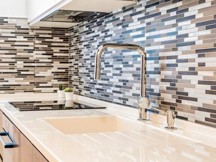 Expoxitiei Piata Presei Libere 1 Mai  Parcare - 10