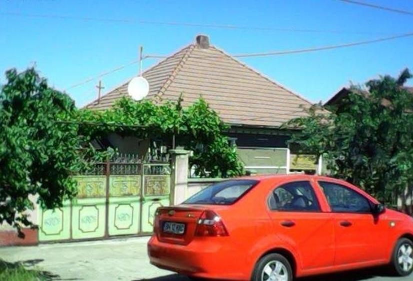 Proprietar-vand urgent casa cu curte ,gradina , imediat ocupabila si locuibila - 1