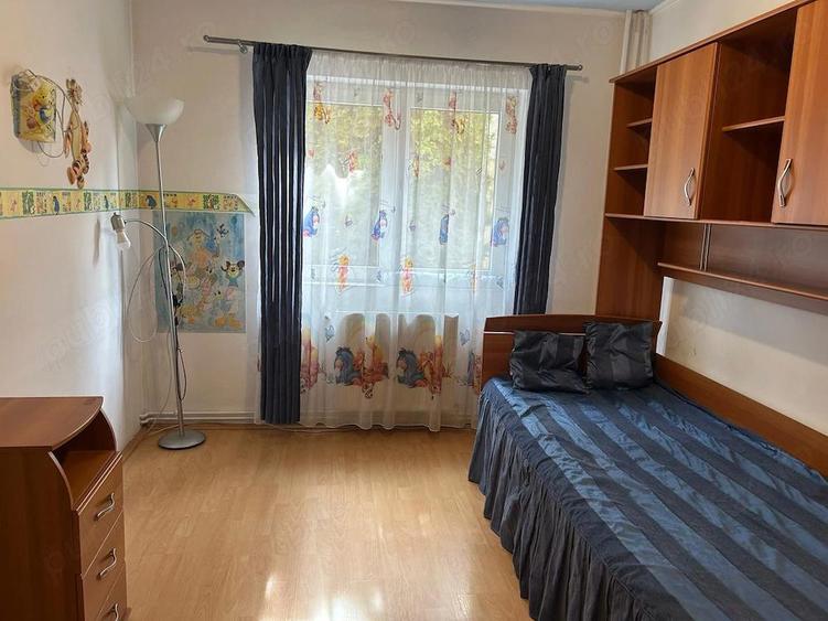 Direct proprietar. Fara agentii - 3 cam, decomandat, et 1 din 4, Centrul Civic - mobilat si utilat - 2