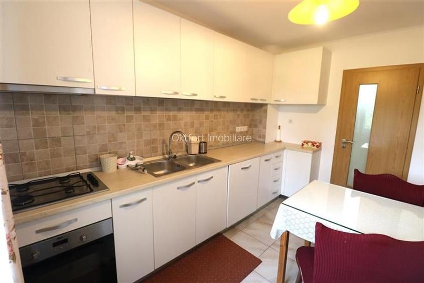 Apartament 3 camere, decomandat ,centrala proprie, zona Aradului