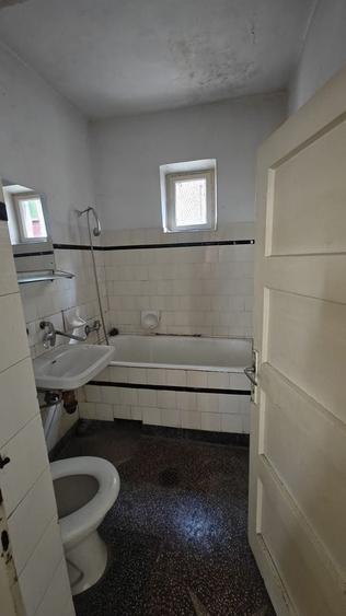 Casa cu teren de 380 mp, front la doua strazi, Gruia - 4