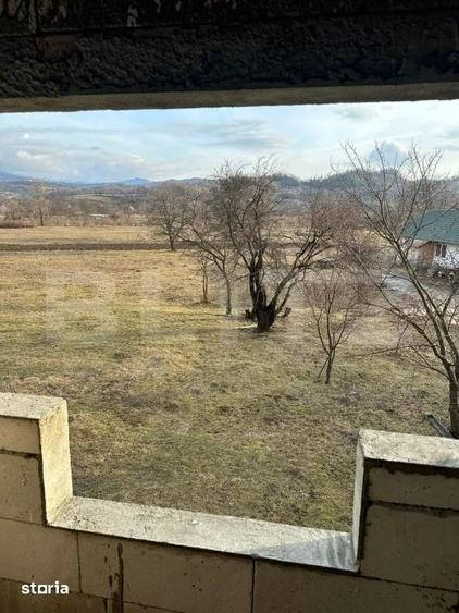 Casă cu 5 camere cu Teren 1000 Mp în Central