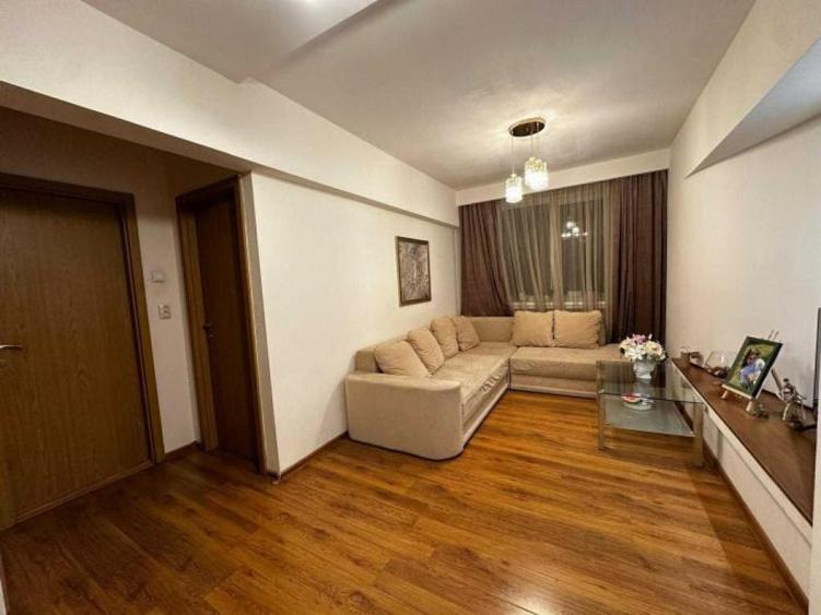 Tineretului, Str. Trestiana, Apartament 3 camere. - 2