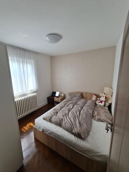 De inchiriat Apartament 2 camere Vasile Goldis et. 4/4 - 4