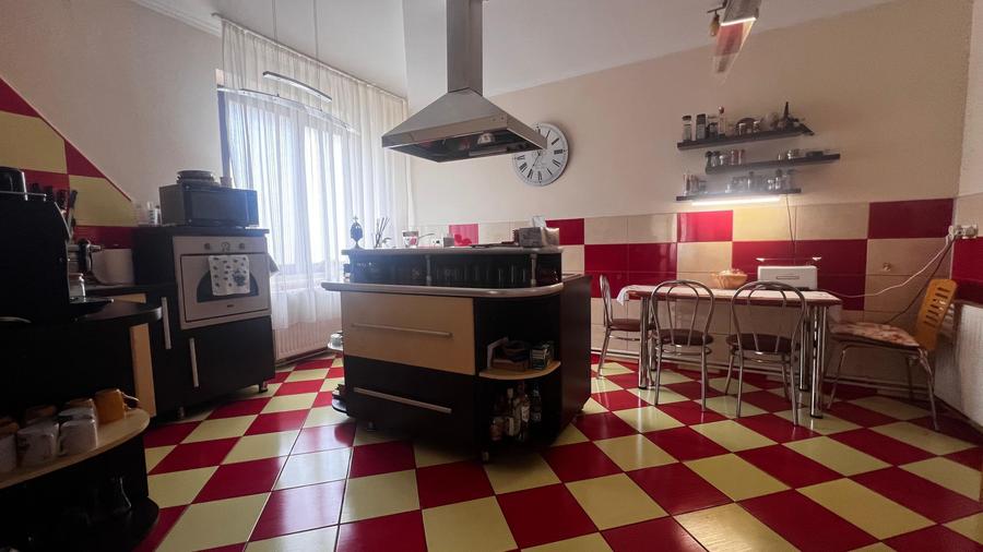 Casa cu Istorie și teren generos+clădire pentru afacere sau Evenimente-Hălchiu - 4