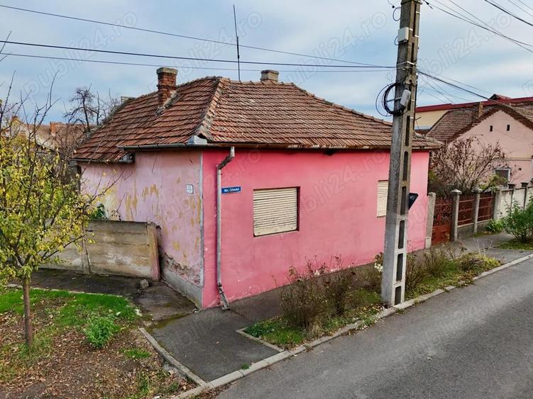 VANDUT! Casa in Micalaca str.Crinului nr.28, teren 621 mp, fs.14,76 ml - 1