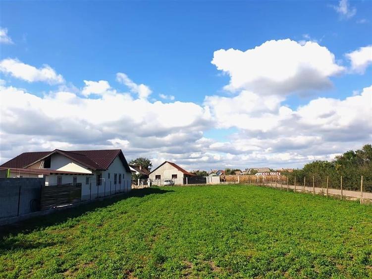 Casa cu teren in Cefa cu dublu front stradal - 13