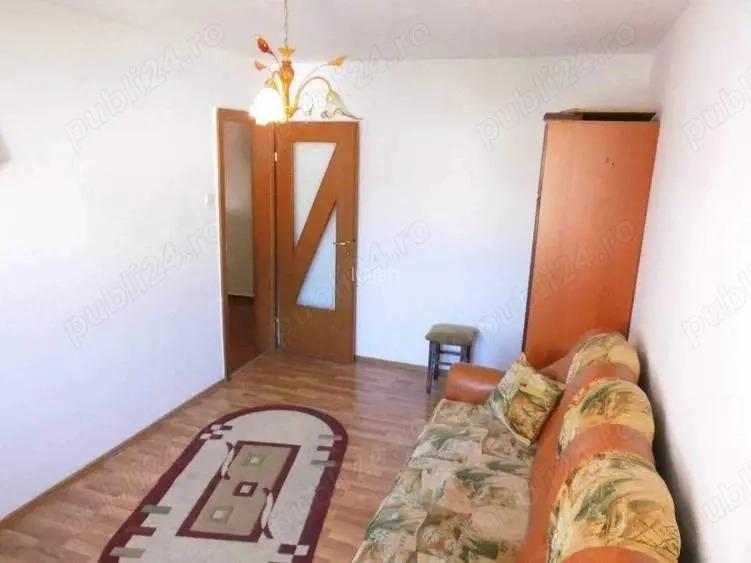 Inchiriez apartament 2 camere decomandat - 1