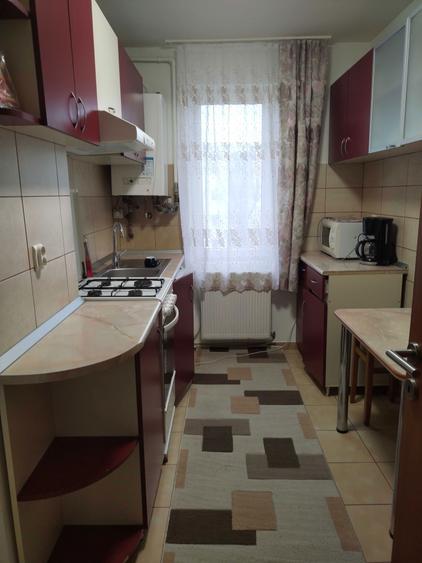 Inchiriez apartament - 3