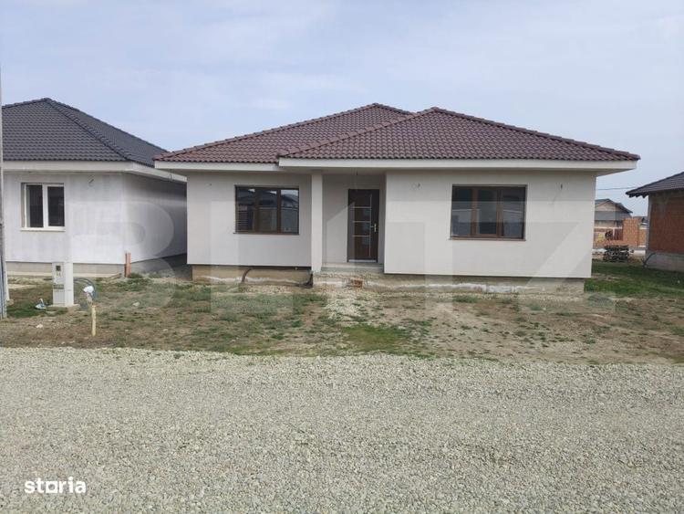 De vanzare casa Santandrei pe un singur nivel intr-o zona linistita - 4