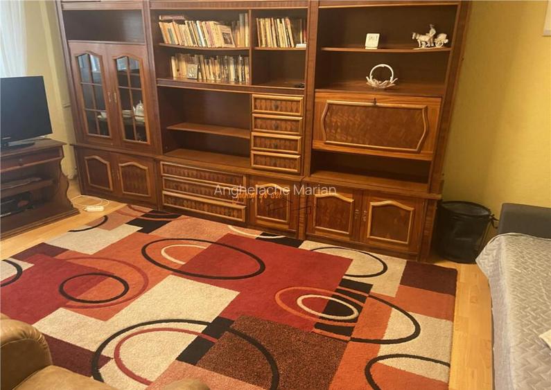 Apartament 3 camere , zona Casa de Pensii , et 2/4 , decoman
