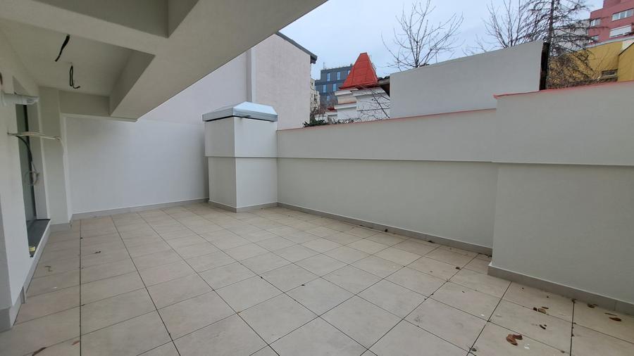 APARTAMENT 2 CAMERE PARTER CU TERASA 40 MP - BLOC NOU FINALIZAT - 18