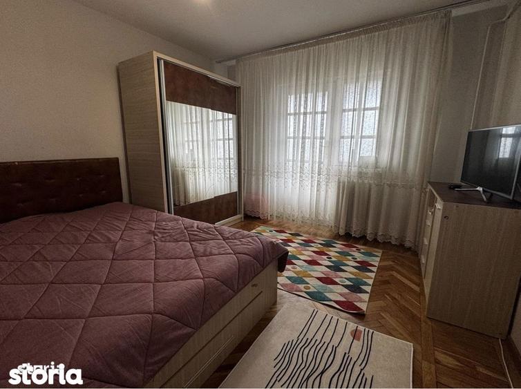 Apartament cu 3 camere decomandat în Calea București
