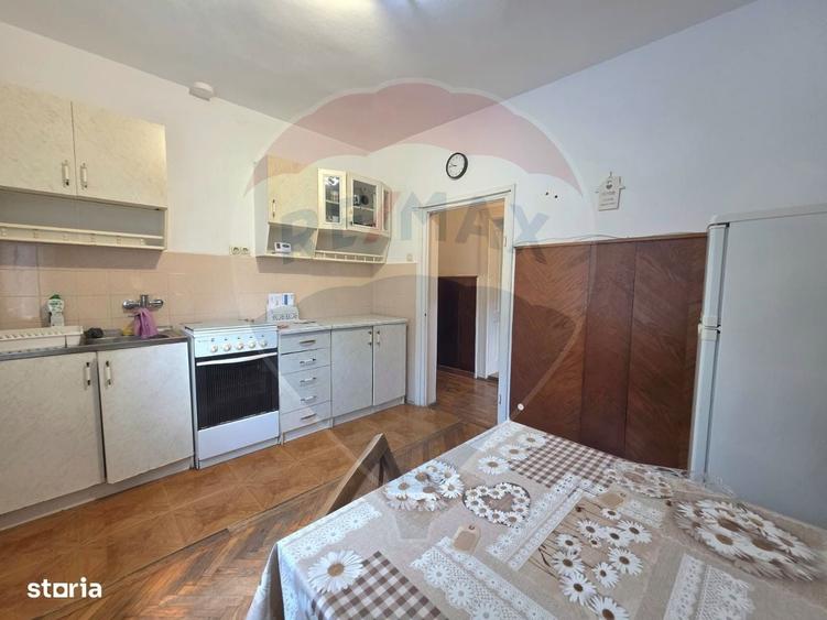 Apartament cu 3 camere decomandat în Vitrometan