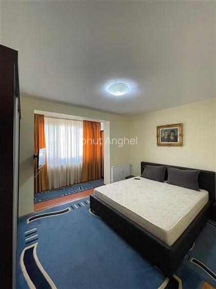 Apartament cu 3 camere semidecomandat în Mihai Bravu Apartament cu 3 camere semidecomandat în Mihai Bravu