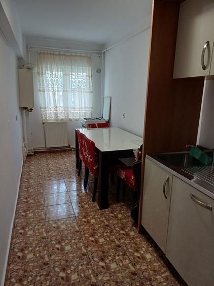 Inchiriez garsoniera - 3