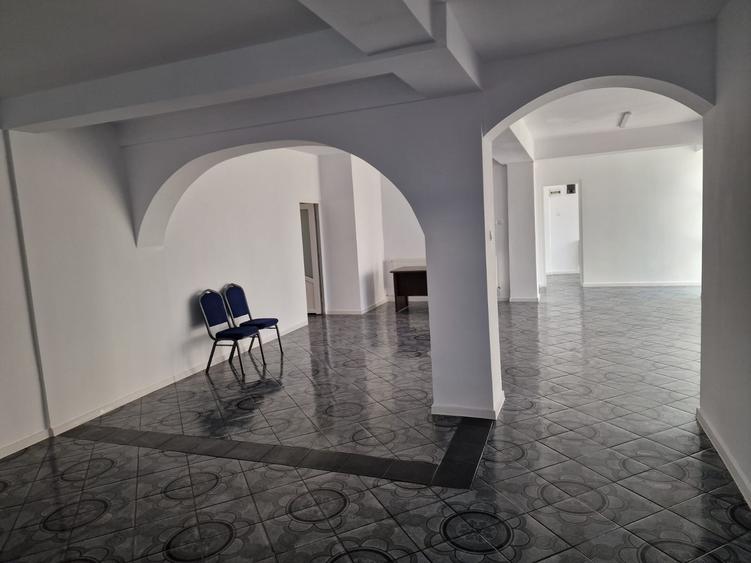 Se inchiriaza saptiu comercial pret 1500 euro negociabil. - 1