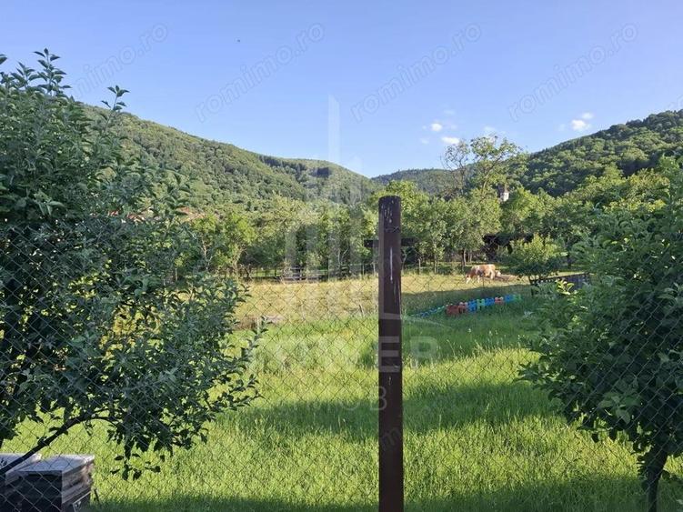 Casa tradi?ionala de vanzare in Fantanele- vedere superba spre munti - 2