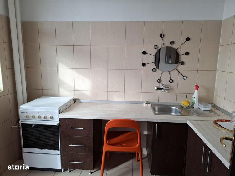 Vand apart cu 2 camere semidecomandat, Calea Grivi?ei nr. 230, et 5/7 - 2