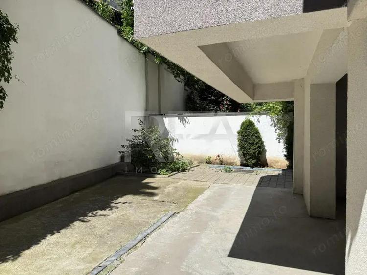 Locuri de parcare Str. Petru Rare? 13 - zona Victoriei - 3