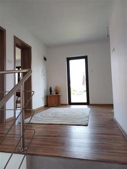 2 Case de vanzare langa liceu in Talmaciu - 7