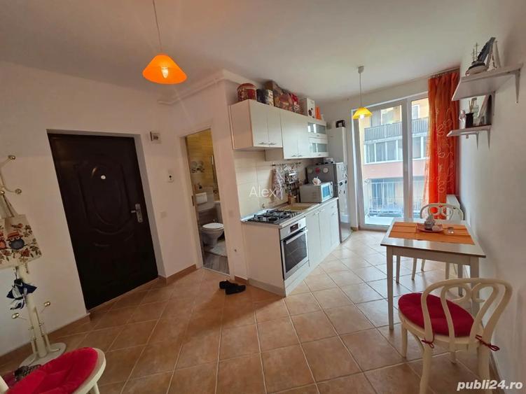 Apartament la cheie, decomandat, 1 camera, etaj intermediar, zona Porii!