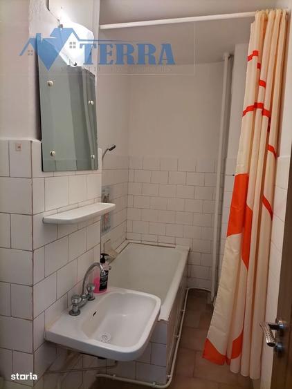 Garsoniera Robea - Etaj 2 - Centrala proprie - Fara comision - 9