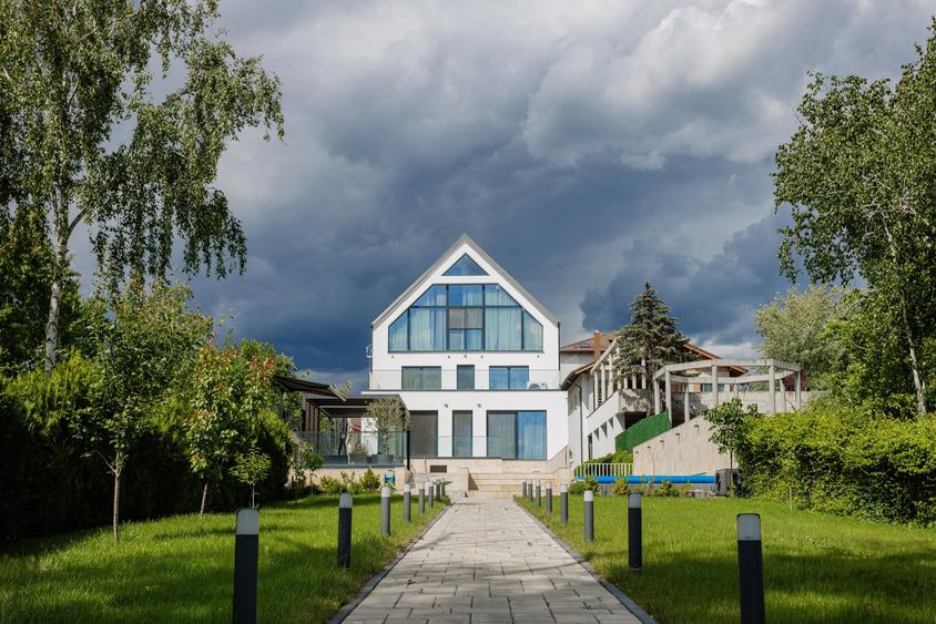 CASA 11 CAMERE - SNAGOV - PISCINA - 1