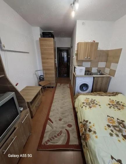 Inchiriez garsoniera - 2