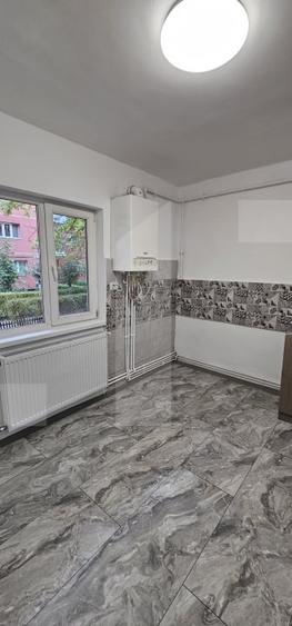 Apartament de vanzare, cu 3 camere, 73 mp, renovat complet, zona centrala - 1