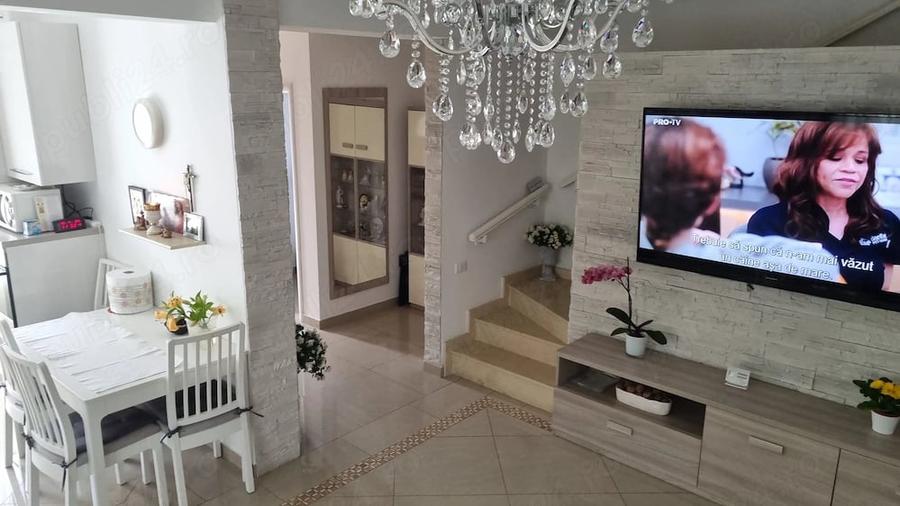 Casă cu 4 camere cu Teren 1200 Mp în Central