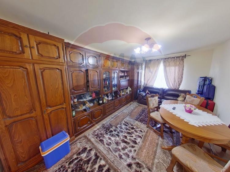 Apartament cu 2 camere de vânzare - 1