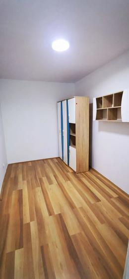 Apartament cu 4 camere decomandat în Triaj