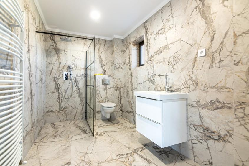 Casă individuală cu 5 camere cu Garaj în Corbu