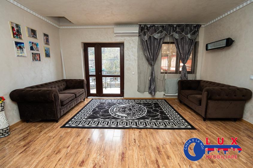 Casă individuală cu 5 camere cu Canalizare în Central