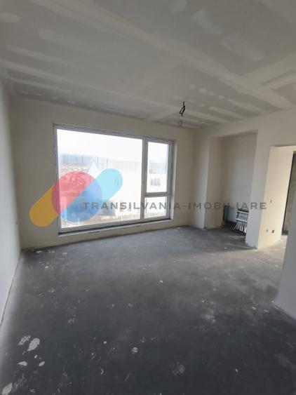 Duplex cu 4 camere cu Canalizare în Chinteni