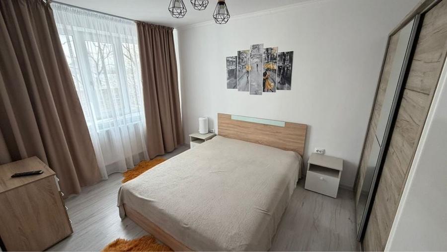 Apartament cu 2 camere decomandat în Micro 19