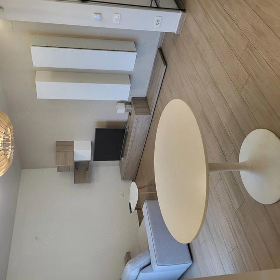 Apartament cu 3 camere semidecomandat în Dumbrăvița