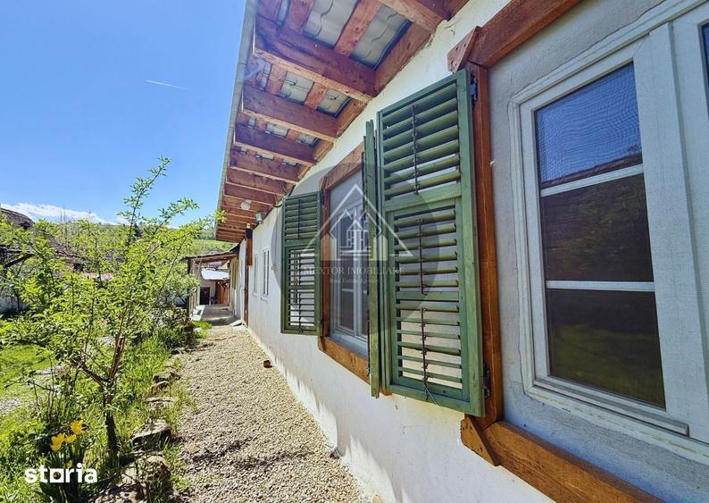 Casă cu 2 camere cu Teren 1414 Mp în Laslea