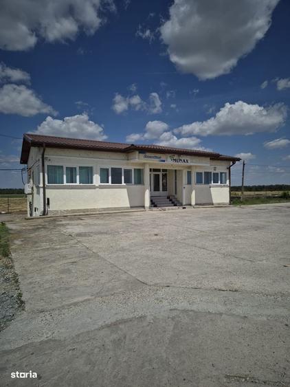 Spațiu comercial, de 165 mp, în Buzescu
