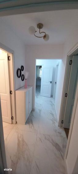 Apartament cu 3 camere decomandat în Drumul Taberei