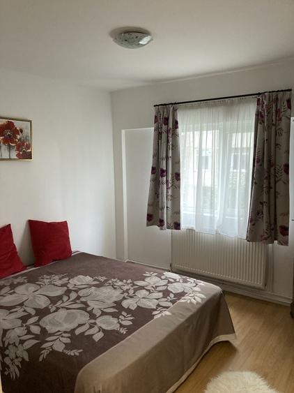 Apartament cu 3 camere decomandat în Careiului