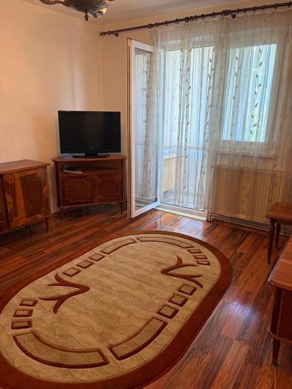 Apartament cu 2 camere semidecomandat în Est