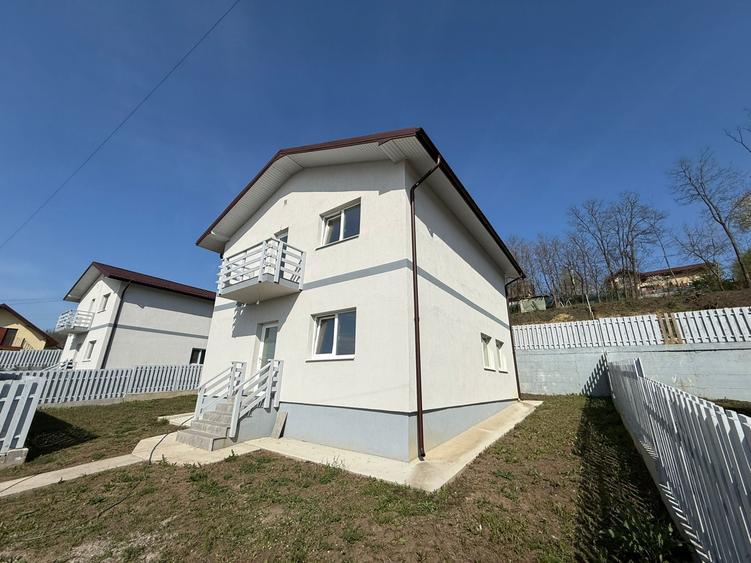 Casă individuală cu 4 camere! Dormitor la parter și 600mp teren! Comision 0% - 2