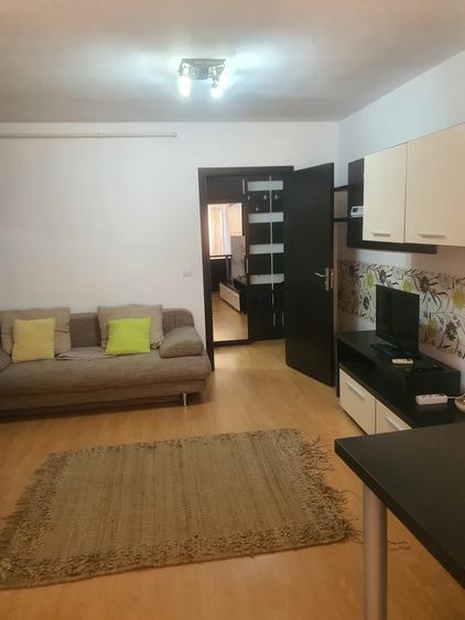 Apartament cu 2 camere decomandat, mobilat în Județean